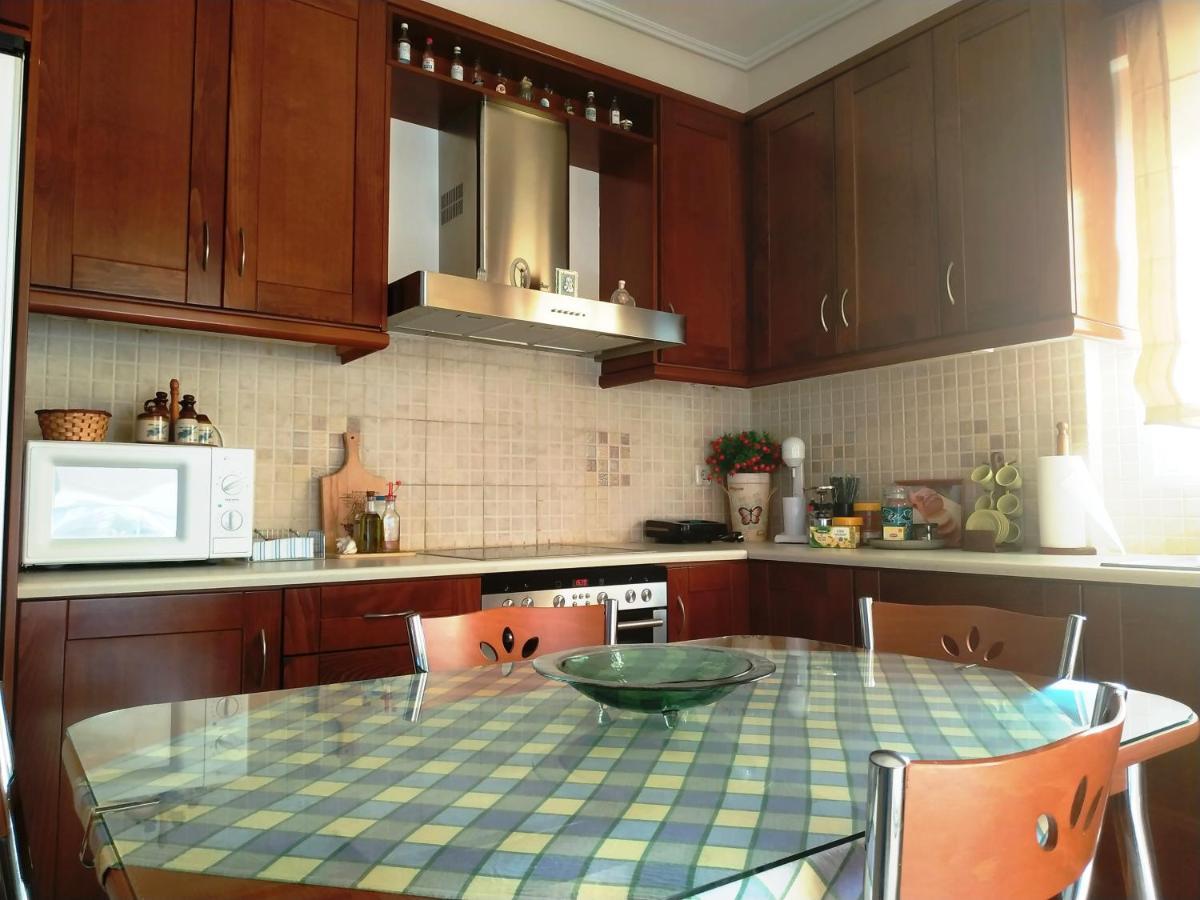 Thalia Apartment In Kalamata, 15' Walk From The City Center And The Beach Exterior foto