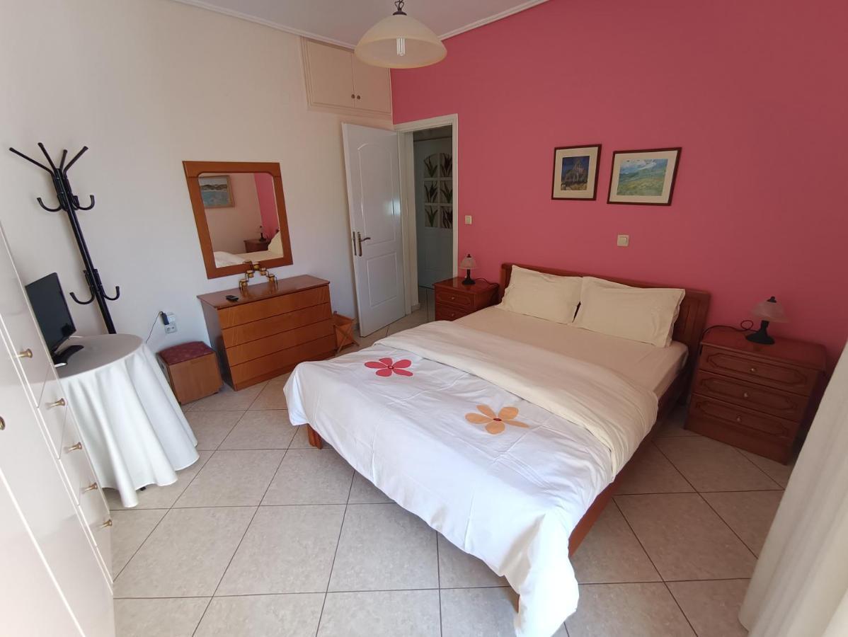 Thalia Apartment In Kalamata, 15' Walk From The City Center And The Beach Exterior foto