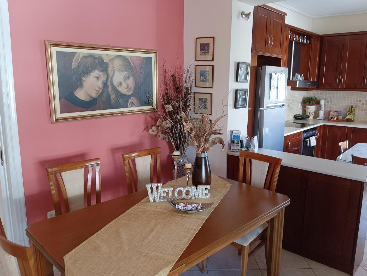 Thalia Apartment In Kalamata, 15' Walk From The City Center And The Beach Exterior foto